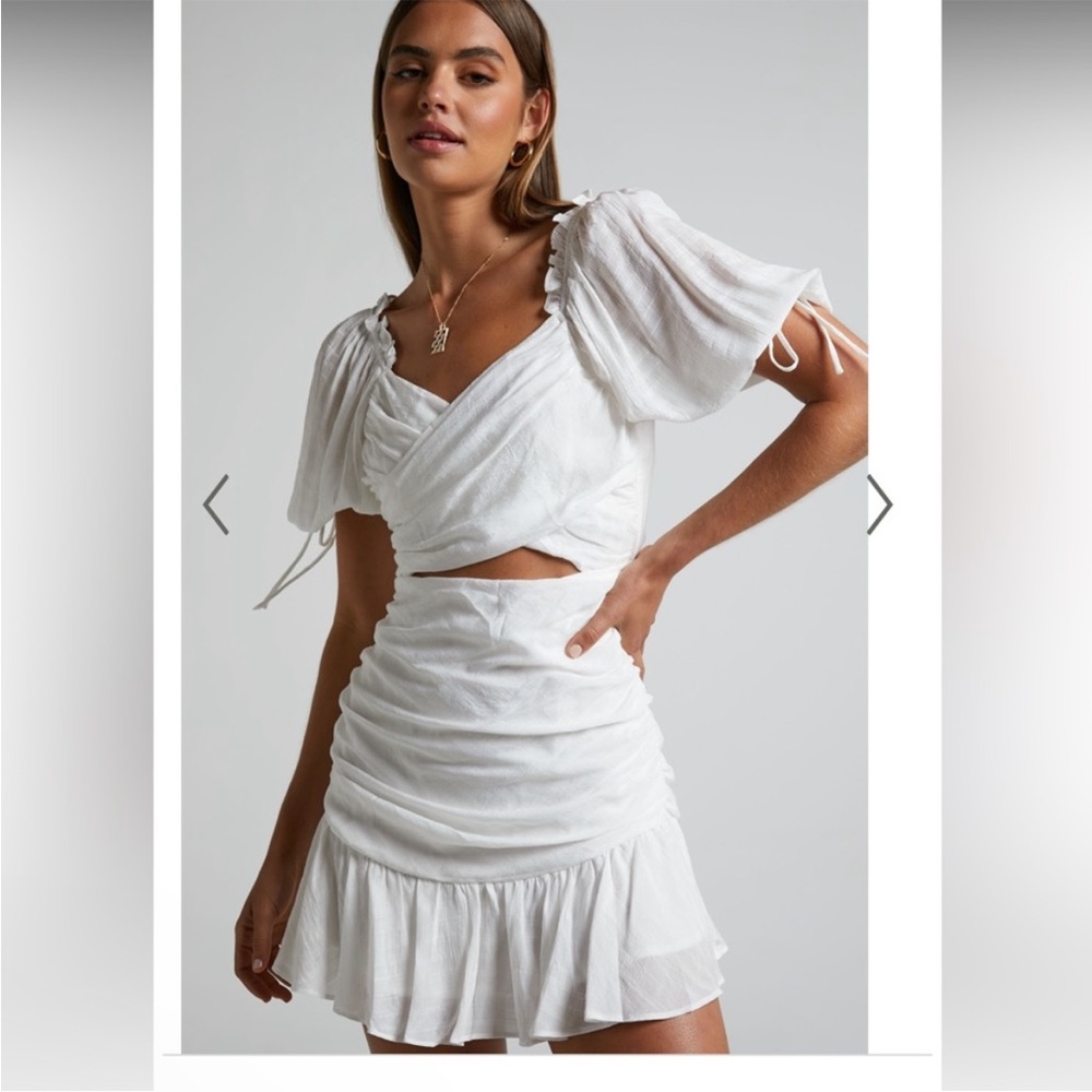 NEW Emileen MINI DRESS - CROSS FRONT CUT OUT PUFF SLEEVE DRESS IN WHITE Size 4